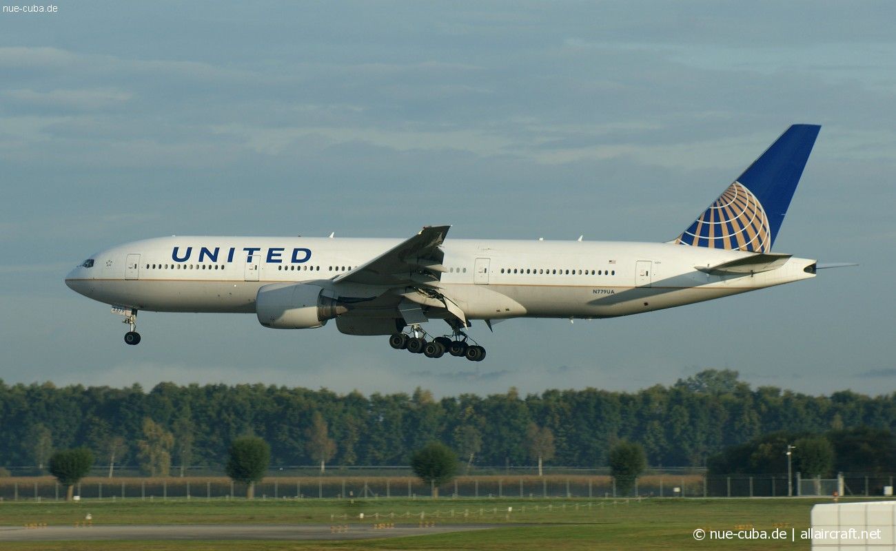 N779UA (26941) 1996 Boeing 777-222