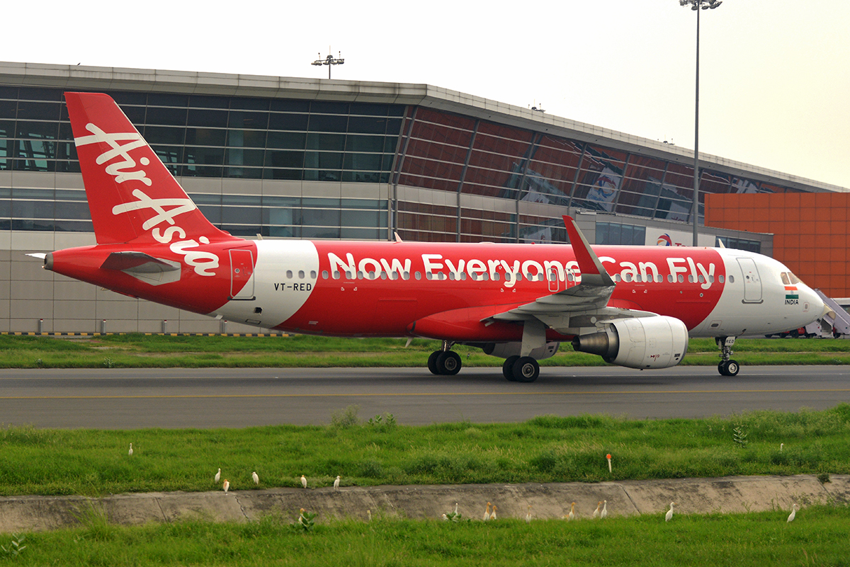 VT-RED, (cn 5824), Airbus A320-200