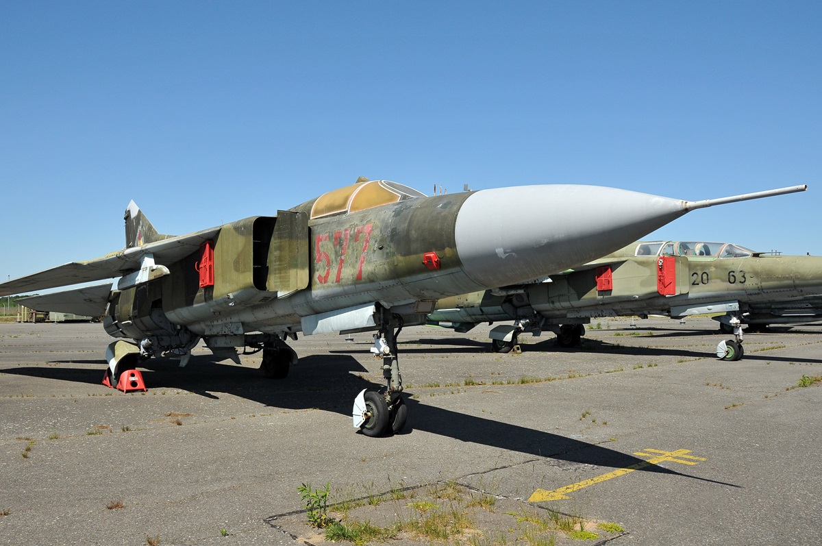 577 (0390213299) Mikoyan-Gurevich MiG-23MF