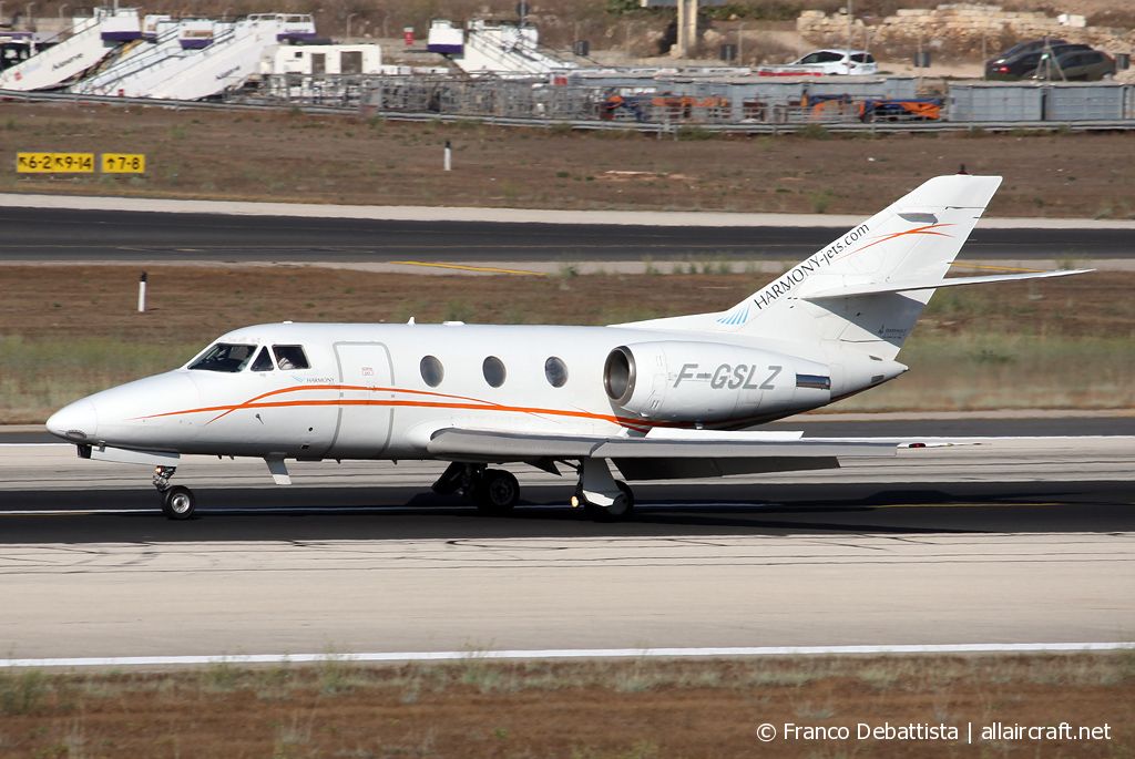 F-GSLZ (208) 1986 Dassault Falcon 100