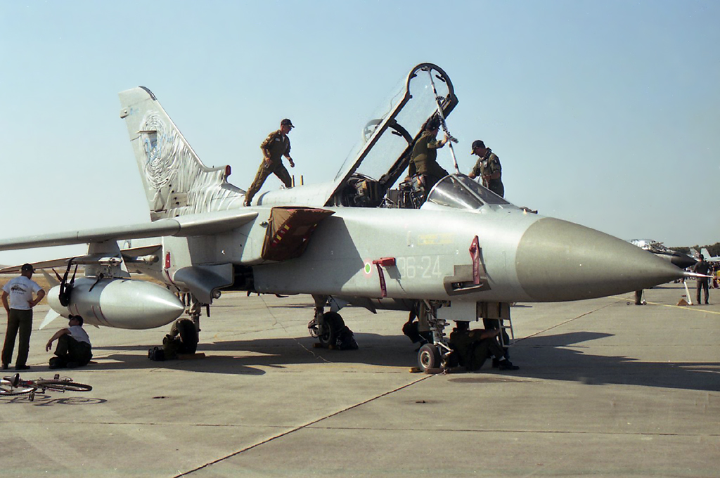 MM7234 1986 (545/AS019/3245) Panavia Tornado F3