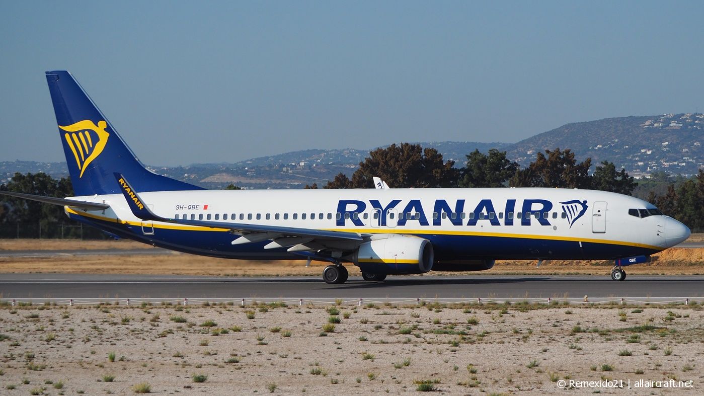 9H-QBE (61577) 2015 Boeing 737-8AS(WL)