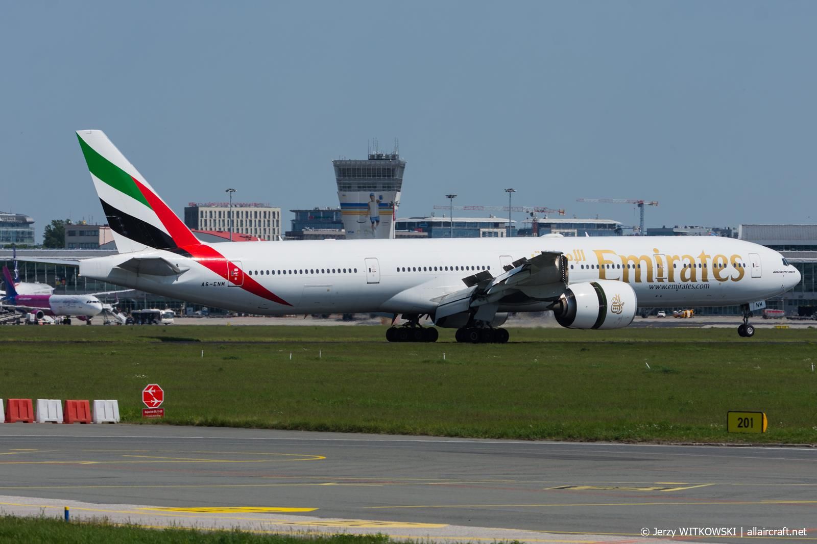 A6-ENM (41359) 2013 Boeing 777-31H(ER)