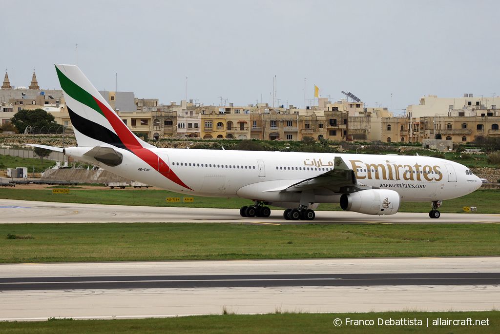 A6-EAP (525) 2003 Airbus A330-243