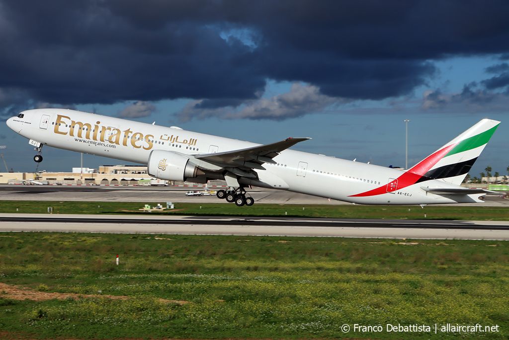 A6-ECJ (35583) 2008 Boeing 777-31HER