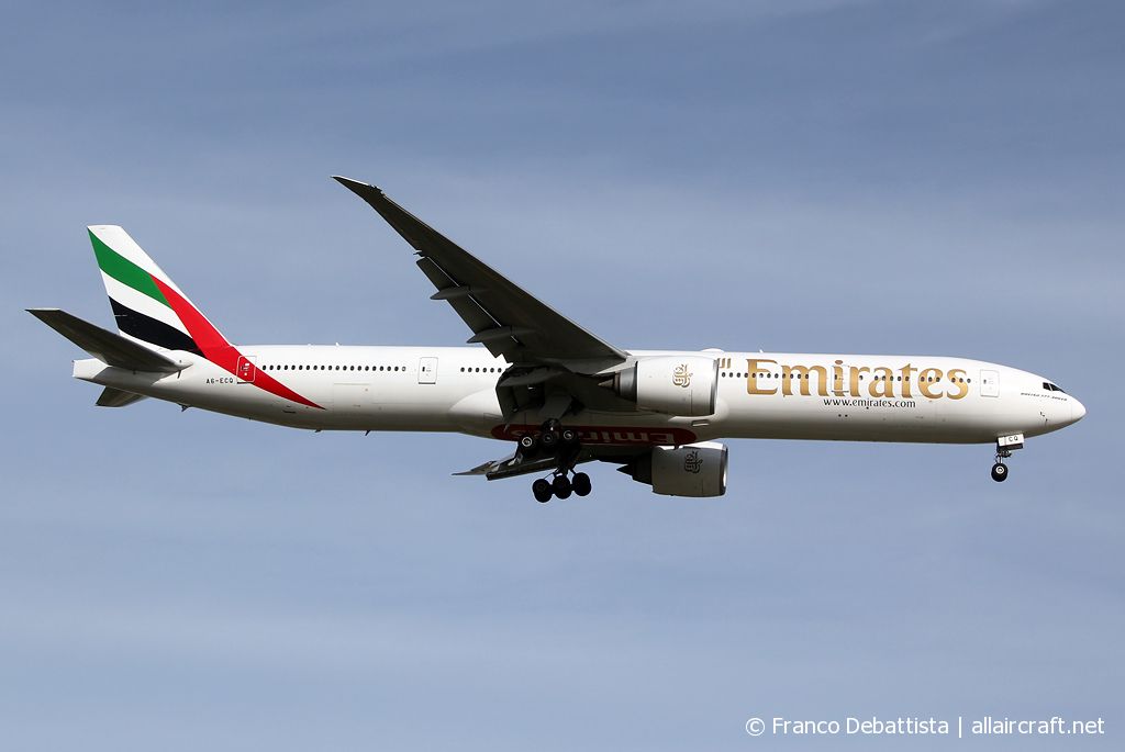 A6-ECQ (35588) 2009 Boeing 777-31H(ER)