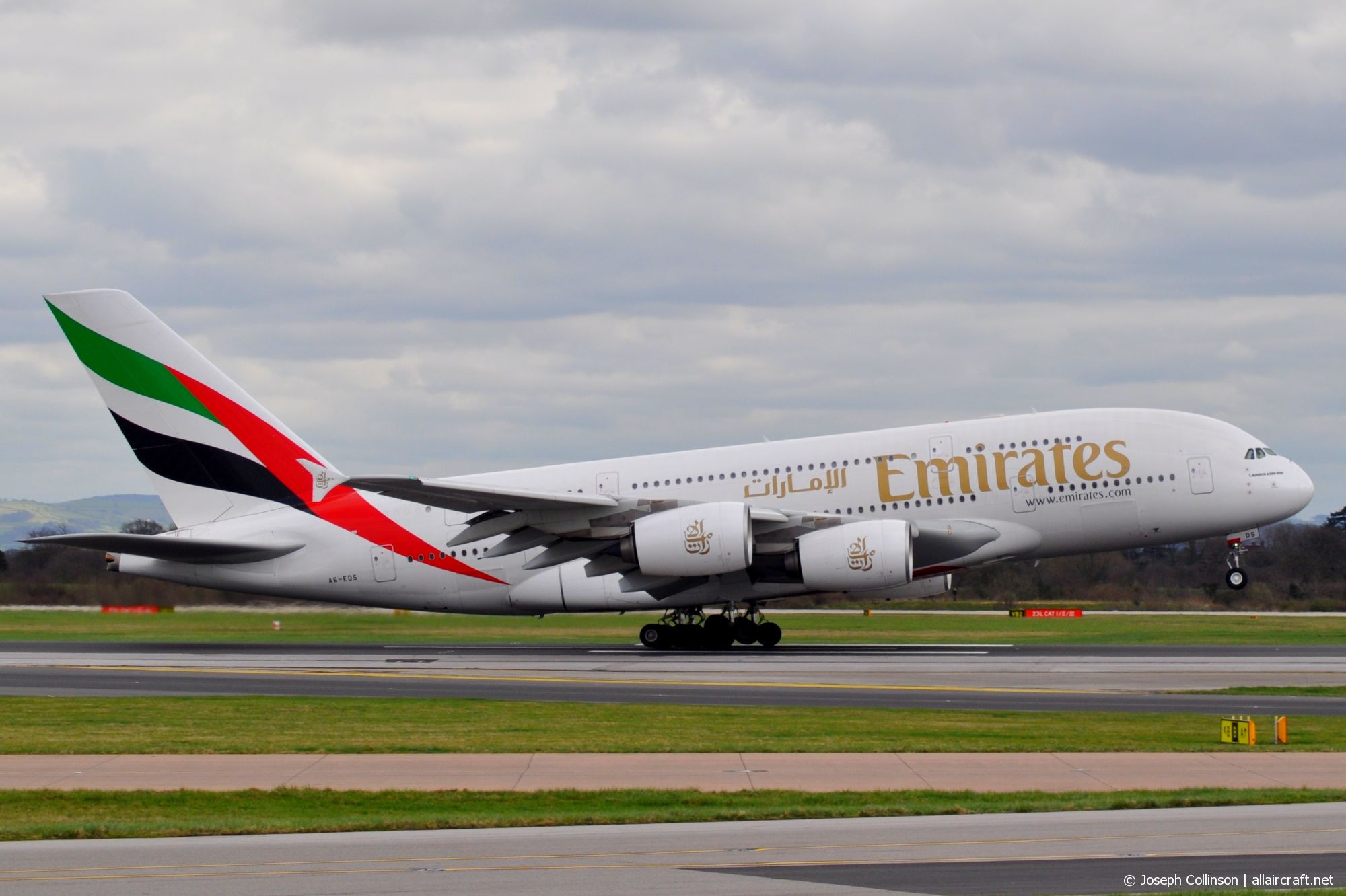 A6-EDS (086) 2011 Airbus A380-861