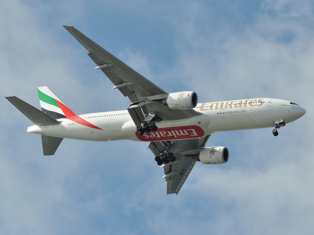 A6-EML (29325) 1998 Boeing 777-21H(ER)