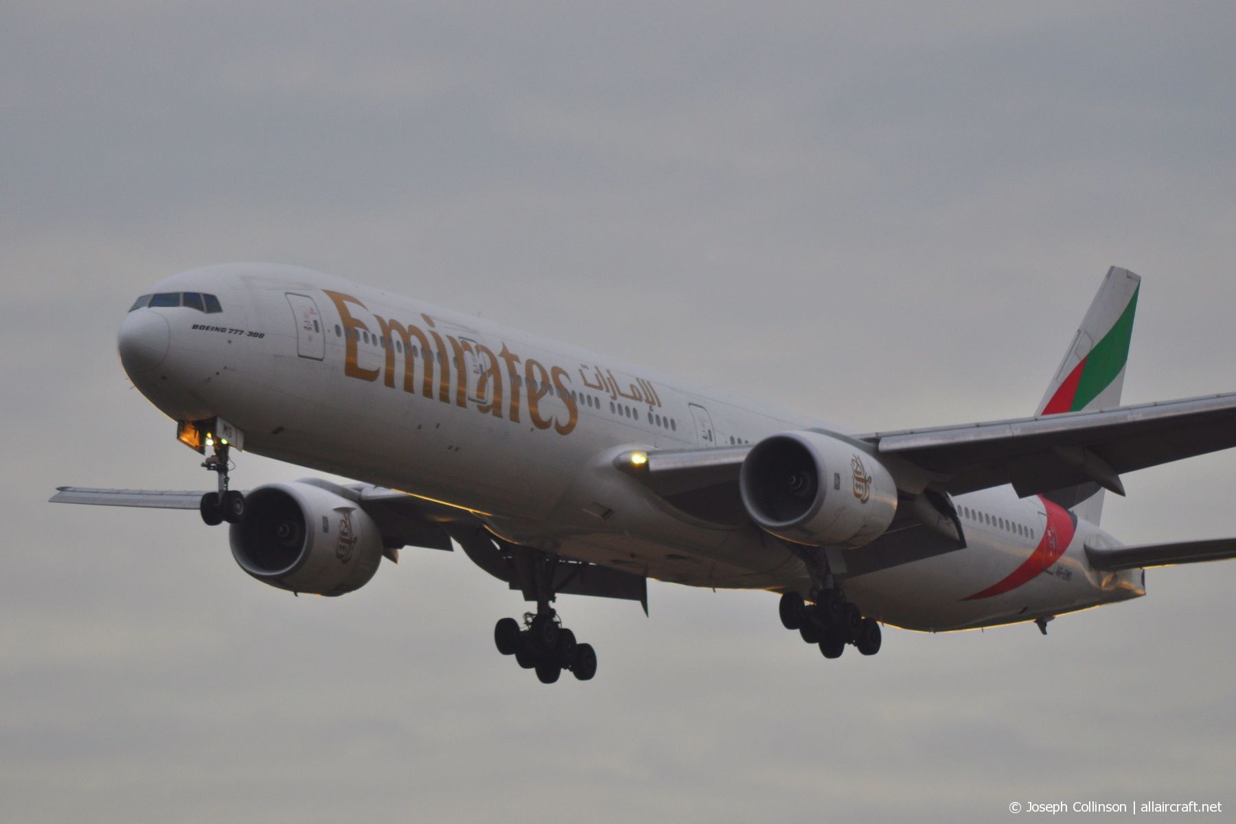 A6-EMS (29067) 2002 Boeing 777-31H