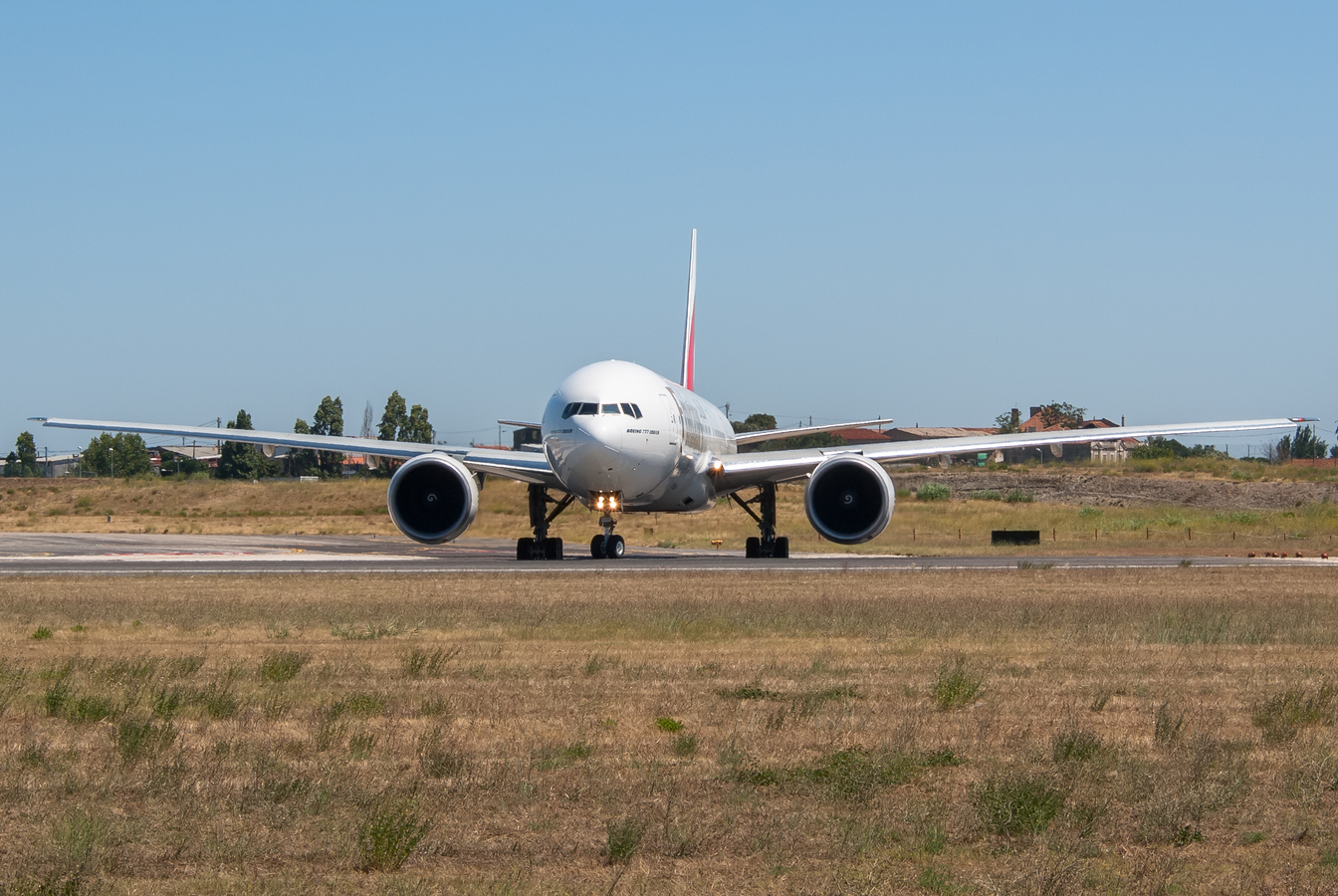 A6-ENK (38991) 2013 Boeing 777-31H(ER)
