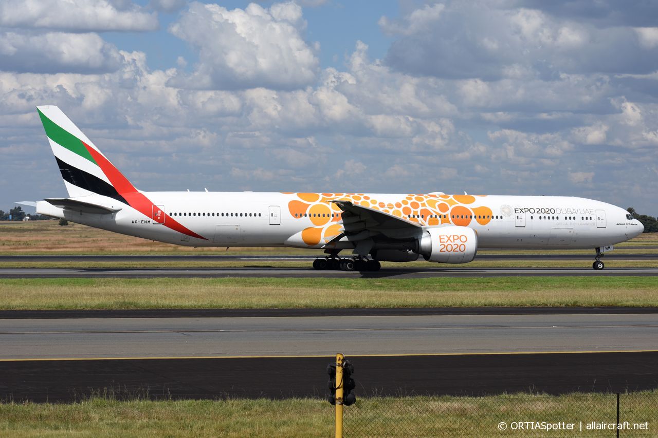 A6-ENM (41359) 2013 Boeing 777-31H(ER)