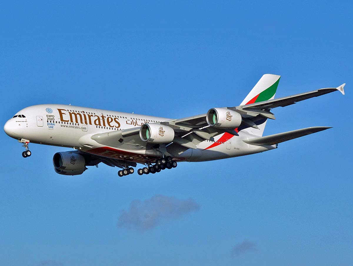 A6-EOS (203) 2015 Airbus A380-861