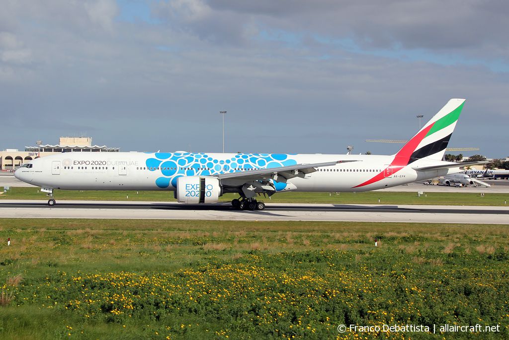 A6-EPK (42330) 2016 Boeing 777-31H ER