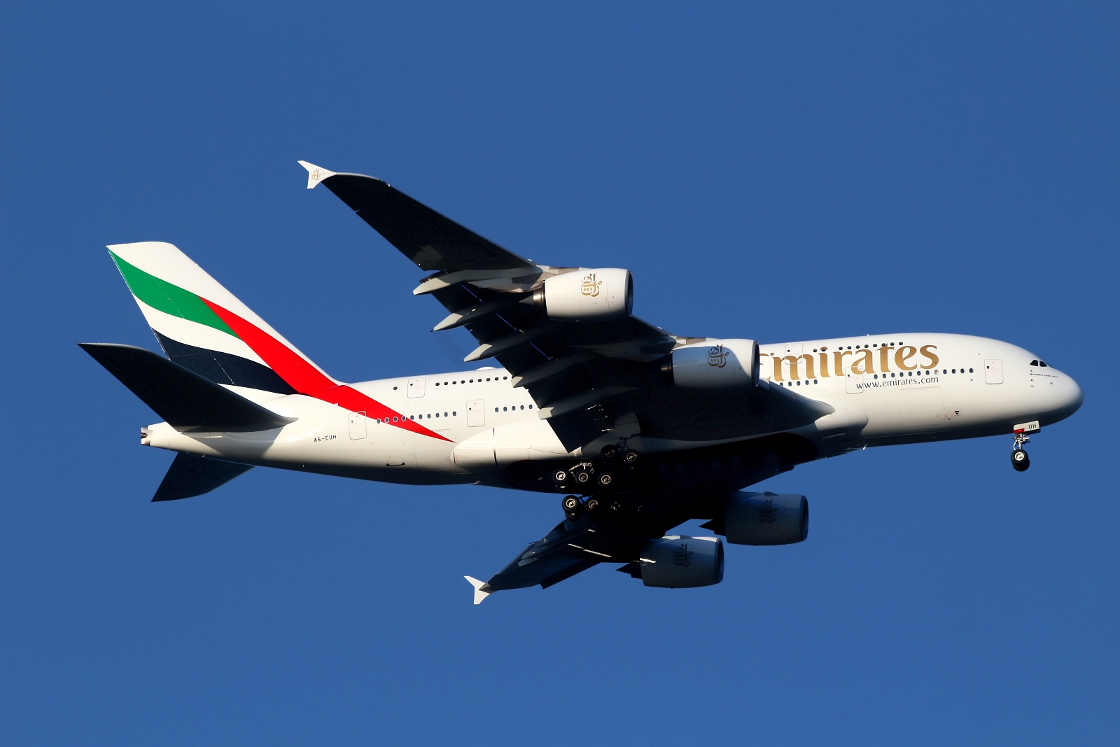 A6-EUH (220) 2016 Airbus A380-861