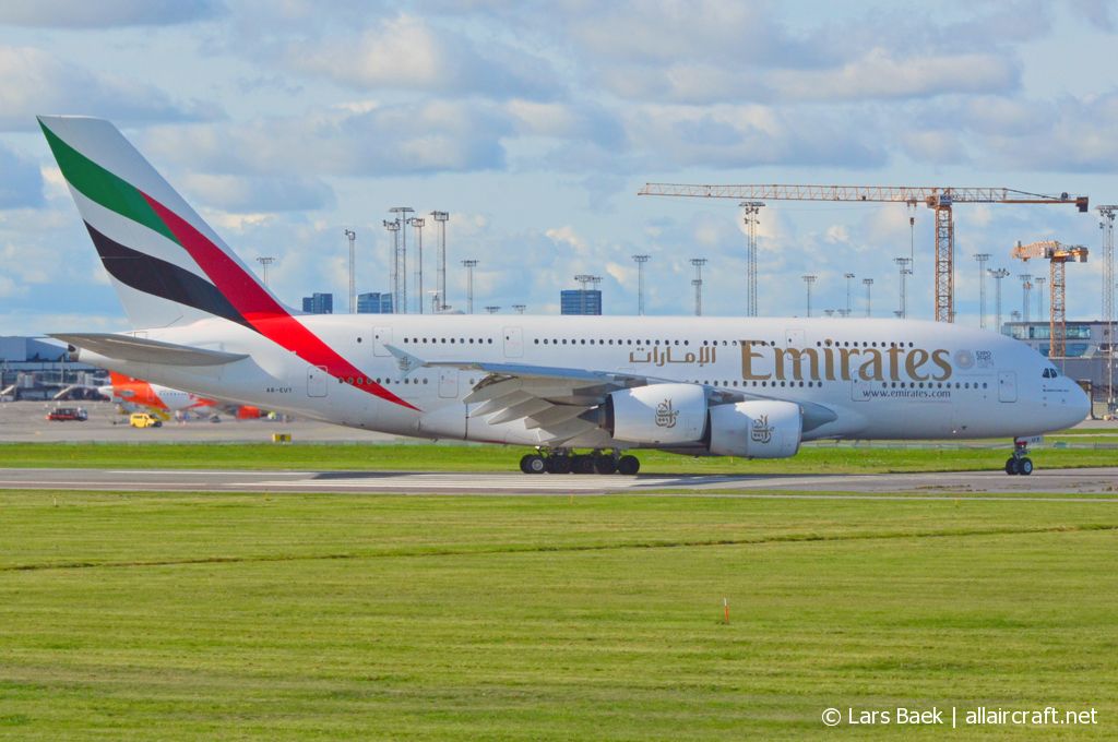 A6-EUY (242) 2017 Airbus A380-842