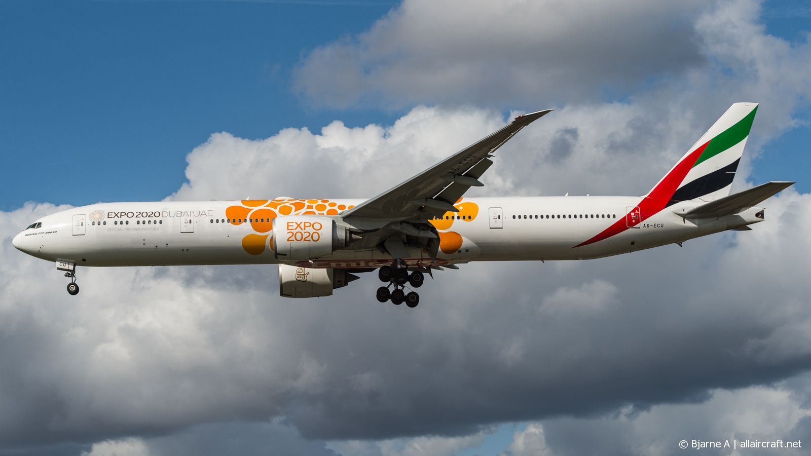 A6-ECU (35593) 2009 Boeing 777-31H(ER)