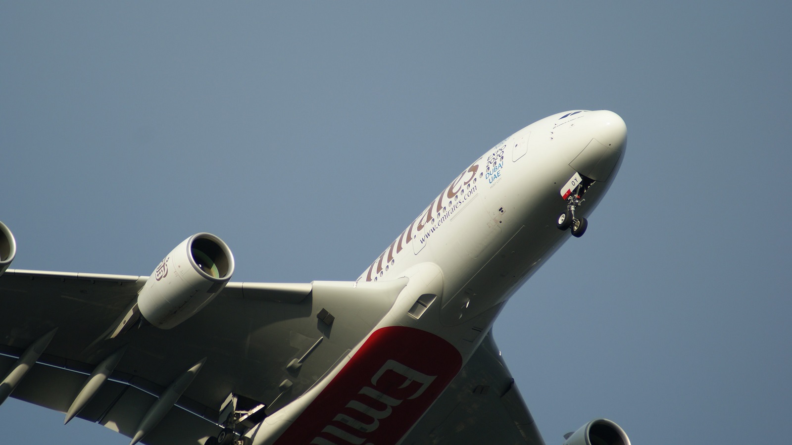 A6-EOY (209) 2015 Airbus A380-861