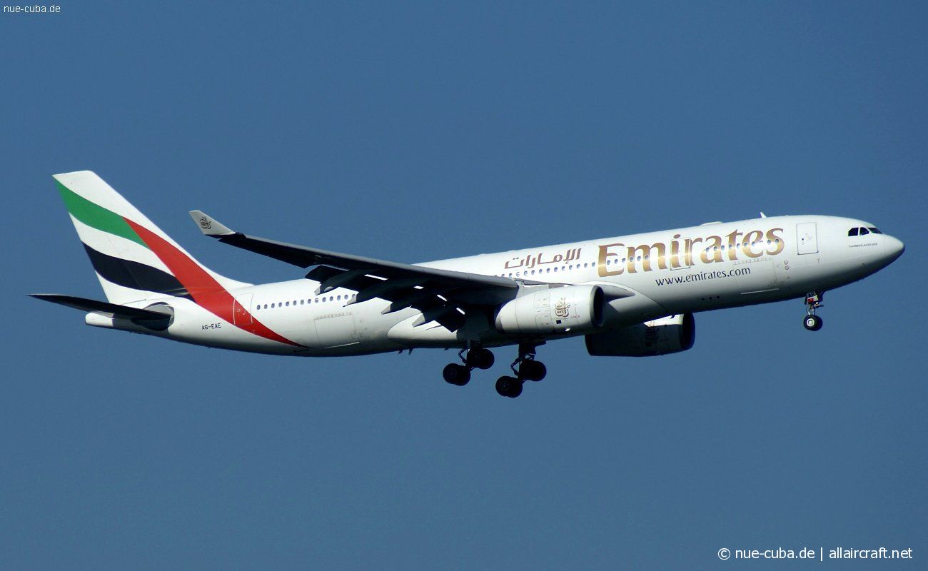 A6-EAE (384) 2000 Airbus A330-243