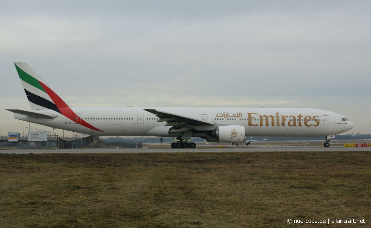 A6-EMT (32699) 2002 Boeing 777-31H