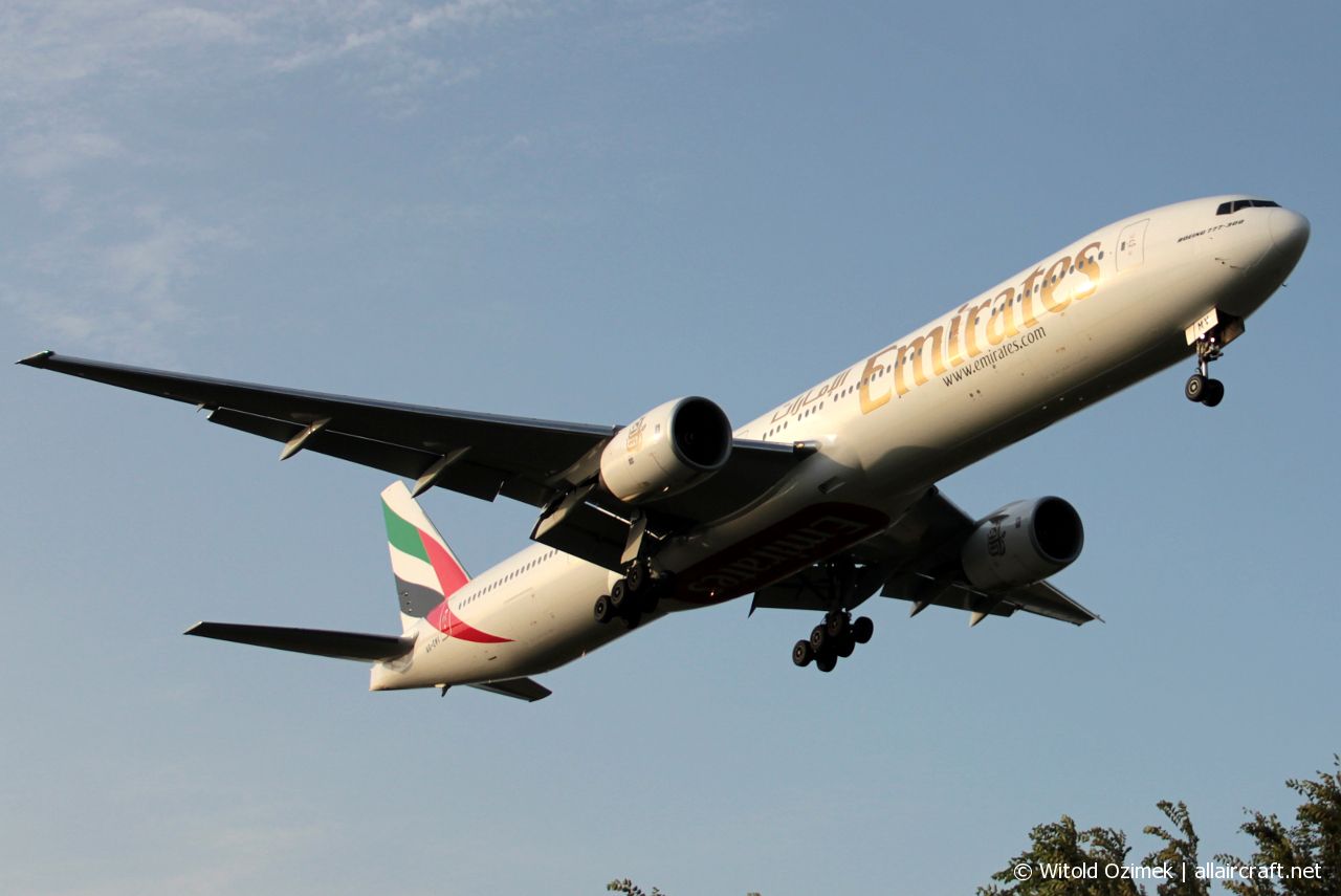 A6-EMV (28687) 2003 Boeing 777-31H