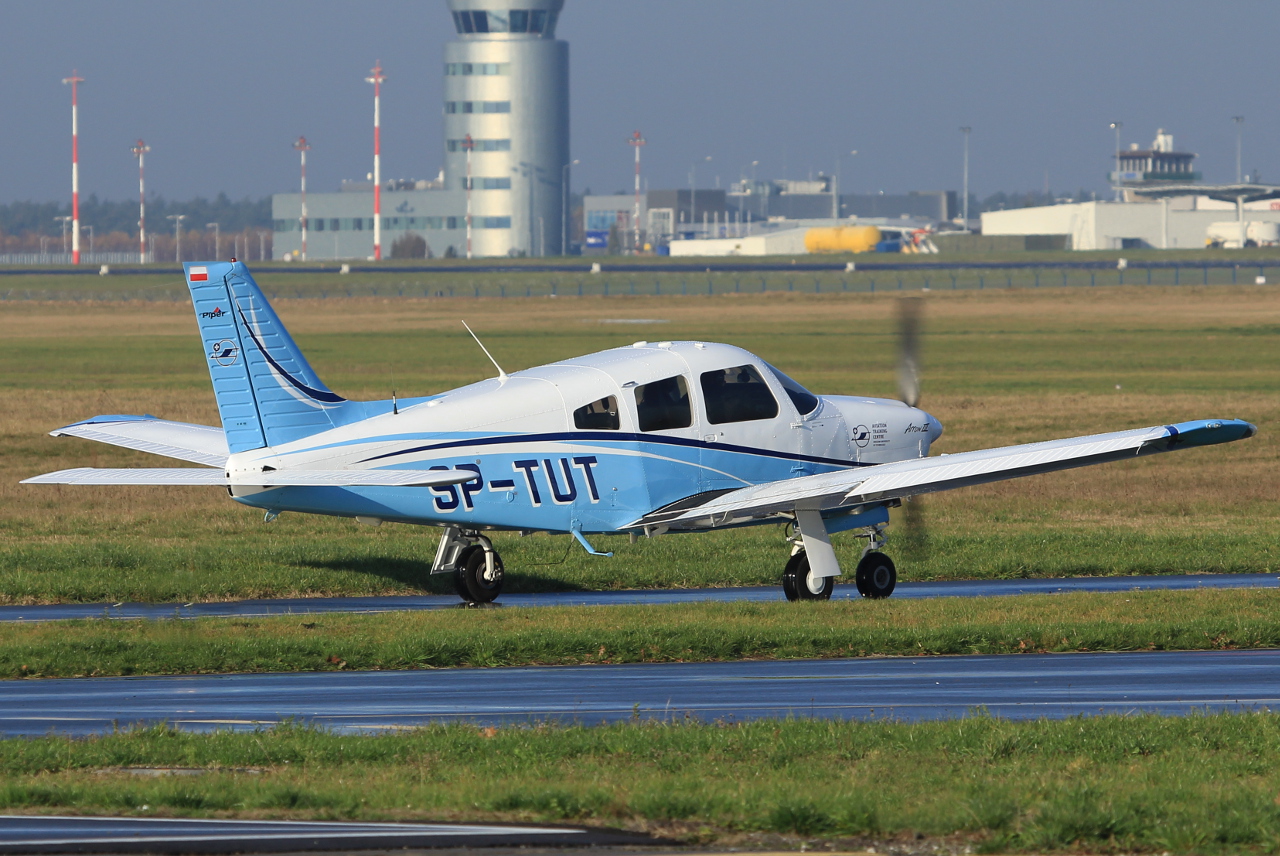 SP-TUT, (cn 2844145), Piper PA-28R-201