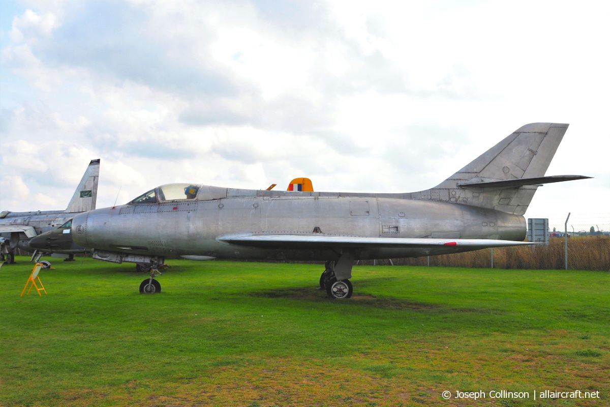 121 (121) Dassault MD-454 Mystere IVA