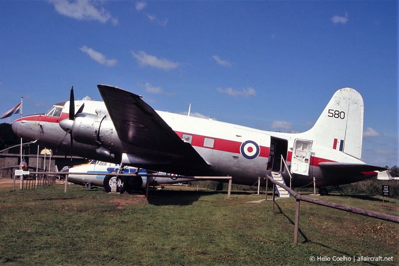 VX580 (432) 1950 Vickers 659 Valetta C2
