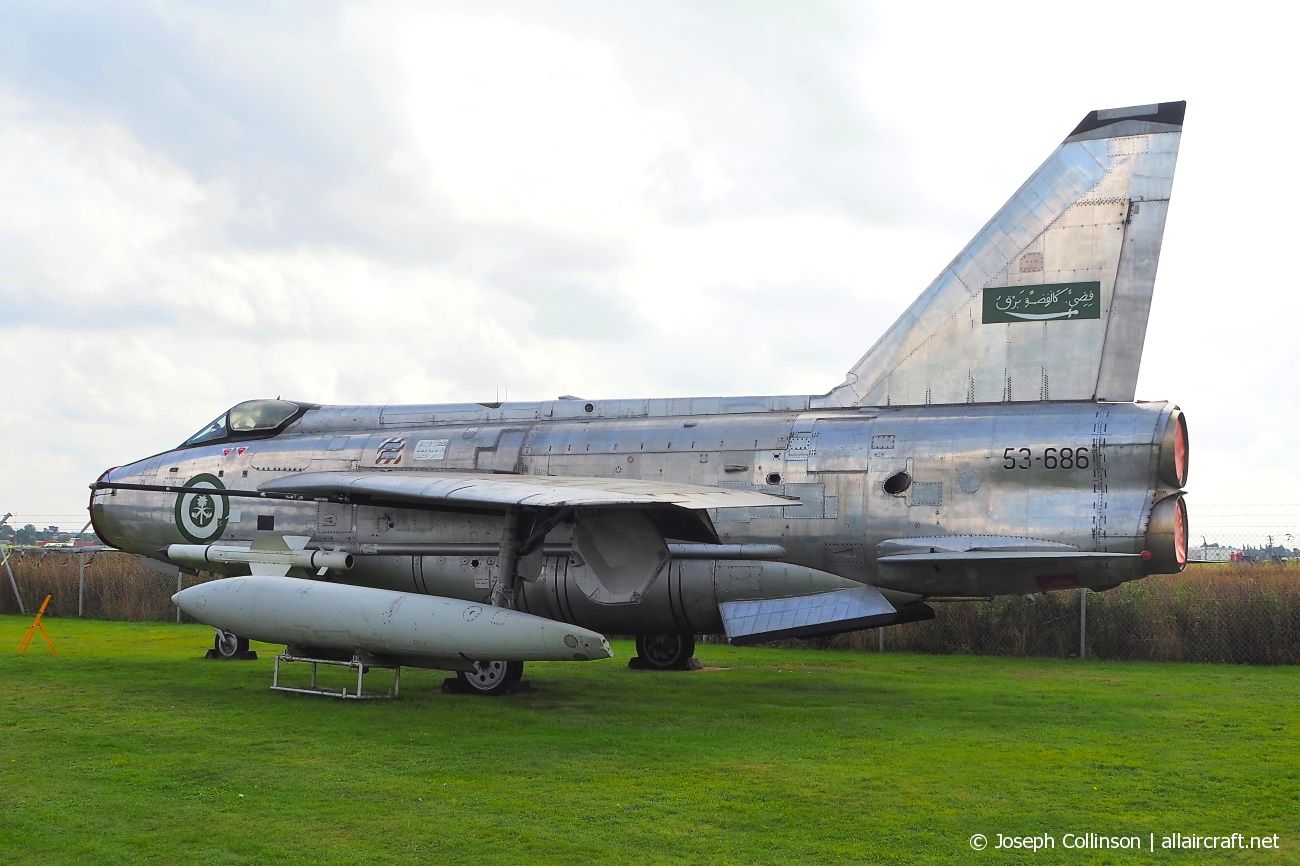 53-686 (95291) 1968 English Electric Lightning F.53