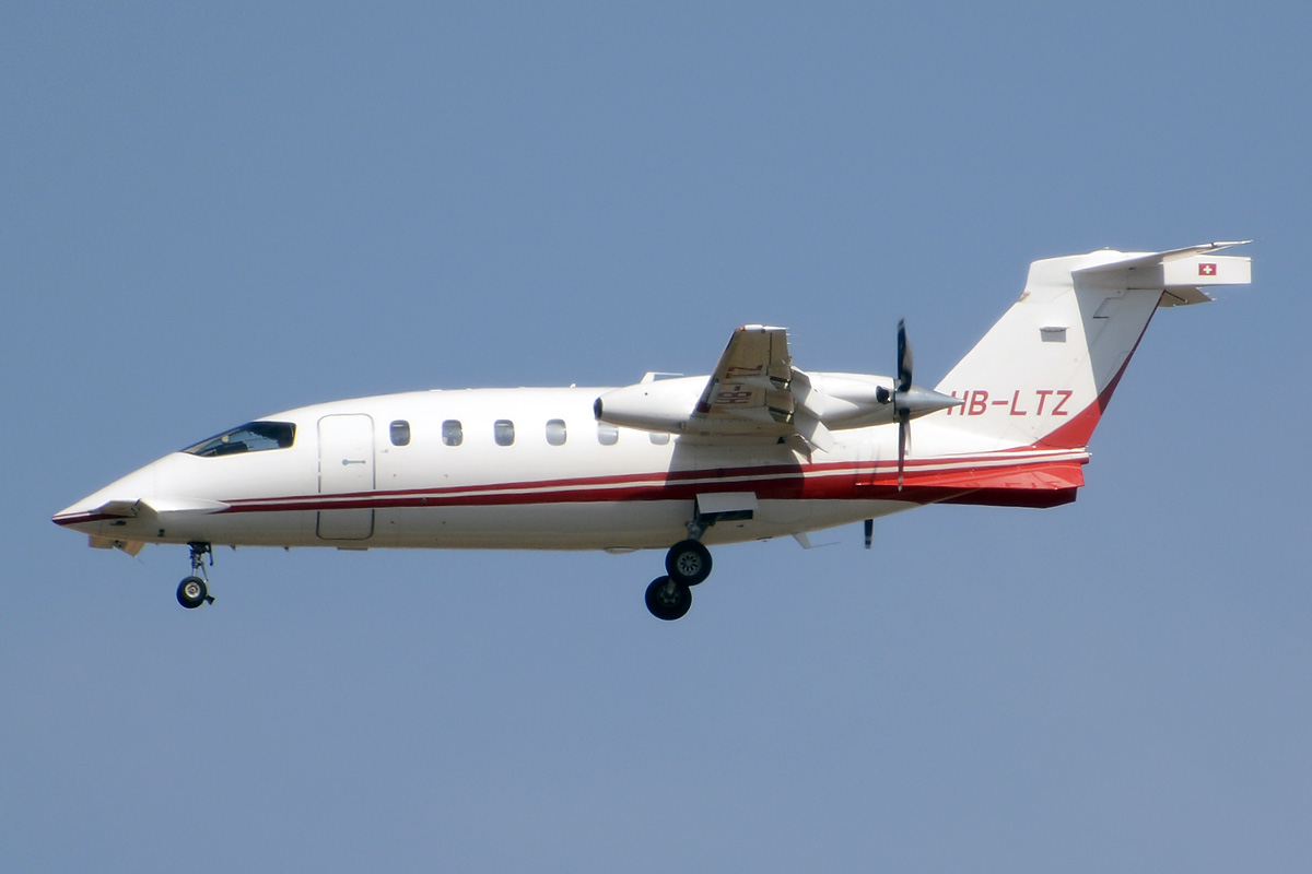 HB-LTZ (1105) 2006 Piaggio P-180 Avanti