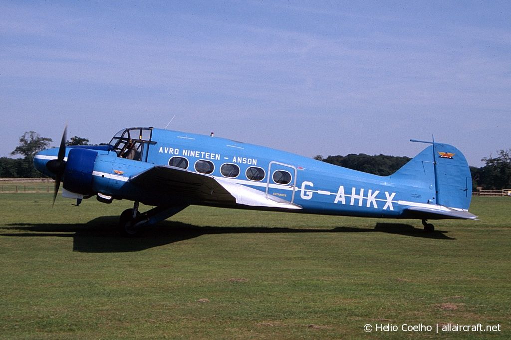 G-AHKX (1333) 1946 Avro 652A Anson C.19 Series 2