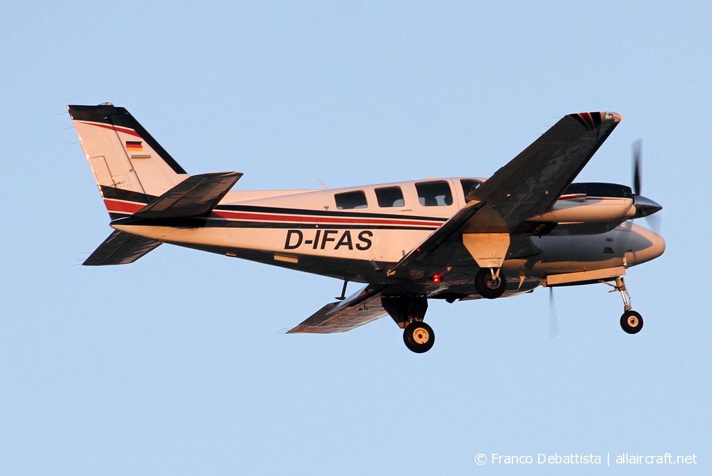 D-IFAS (TJ-463) 1984 Beechcraft 58P Baron