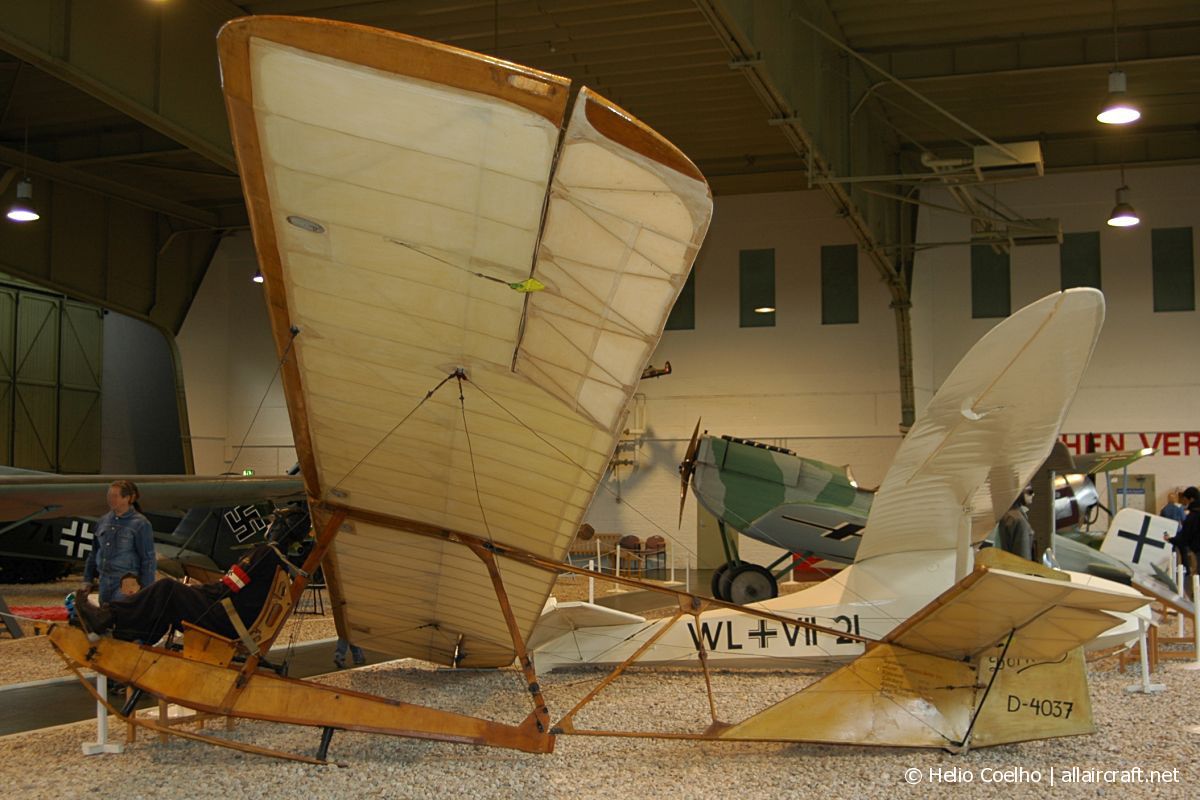 D-4037 (3) Grunau SG-38