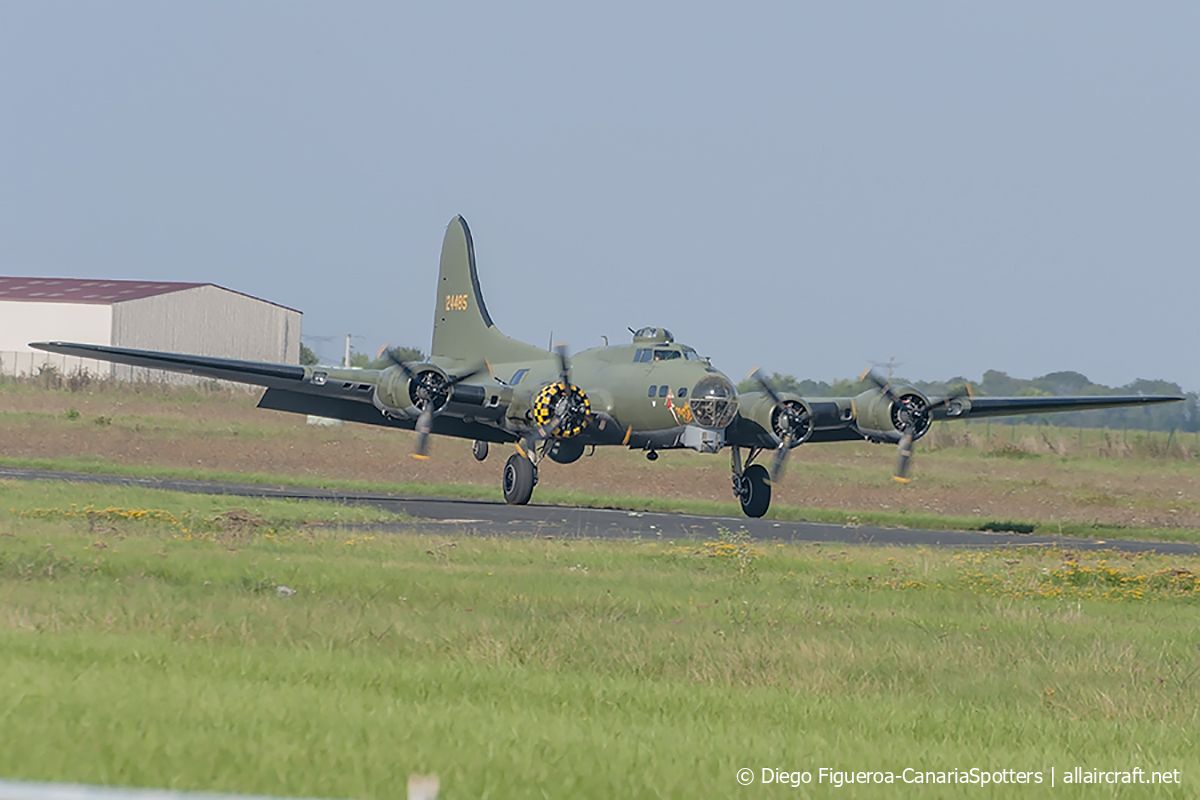 G-BEDF / 124485 1944 Boeing B-17G Flying Fortress