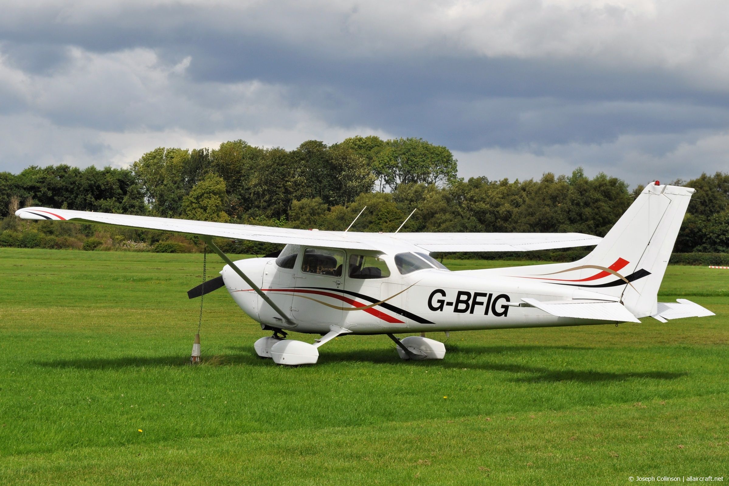 G-BFIG (0615) 1977 Reims-Cessna FR172K Hawk XP