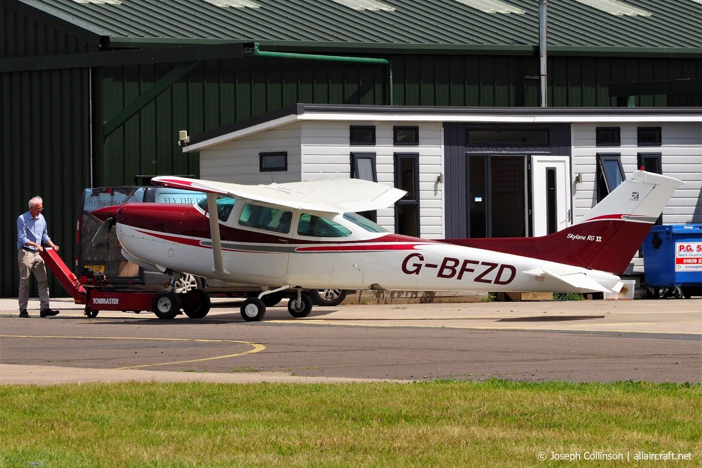 G-BFZD (0010) 1978 Reims-Cessna FR182 Skylane RG