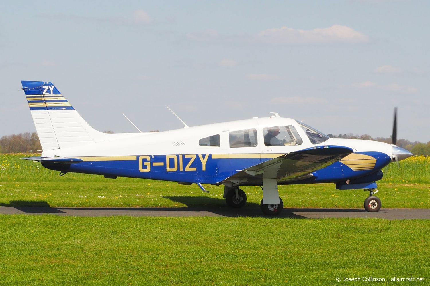 G-DIZY (28R-7703401) 1977 Piper PA-28R-201T