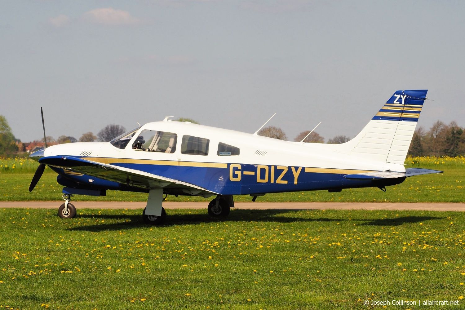 G-DIZY (28R-7703401) 1977 Piper PA-28R-201T