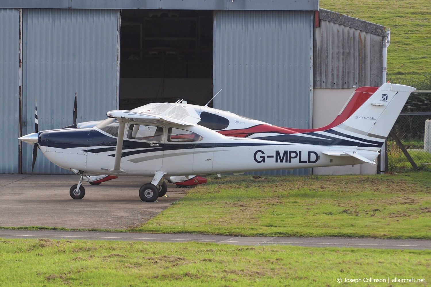 G-MPLD (182-81788) 2006 Cessna 182T Skylane