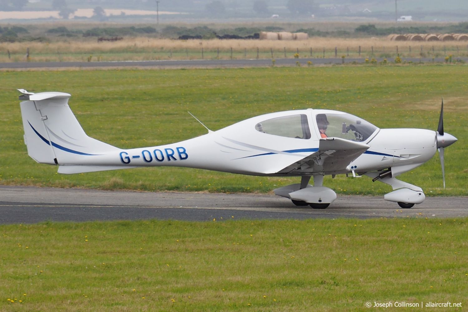 G-OORB (D4.084) 2004 Diamond DA-40D Diamond Star