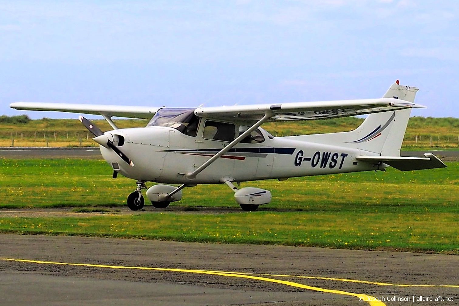 G-OWST · Cessna 172S Skyhawk SP · (EGCK)