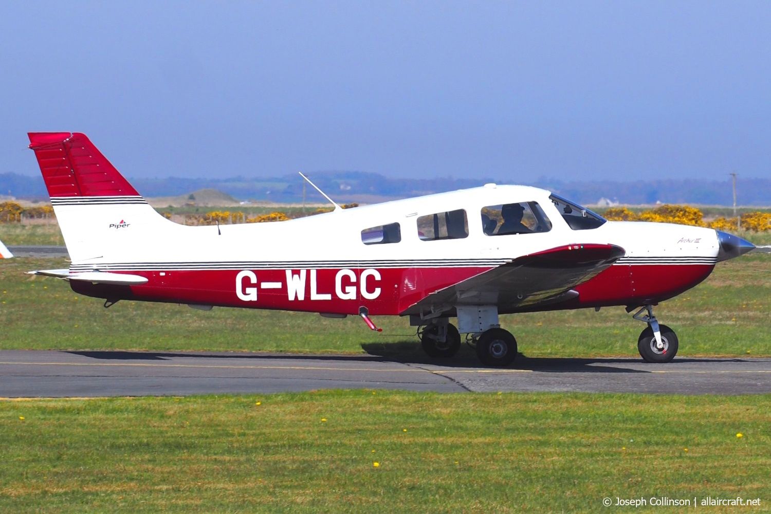 G-WLGC (28-43484) 2001 Piper PA-28-181
