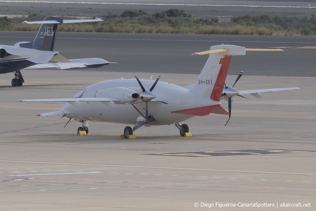 9H-SKI (1040) 2000 Piaggio P-180 Avanti