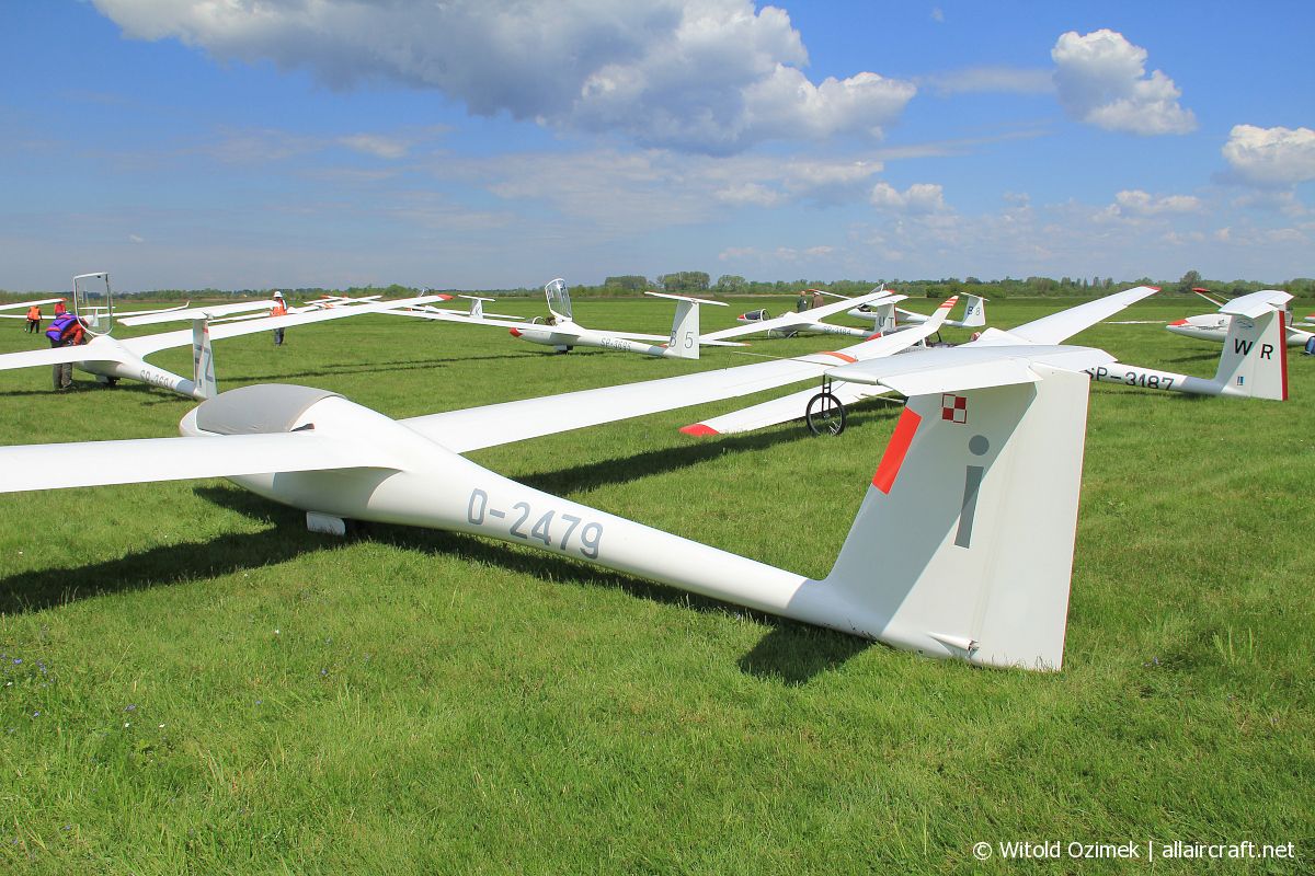 D-2479 ( 211 ) Schempp-Hirth Discus 2A