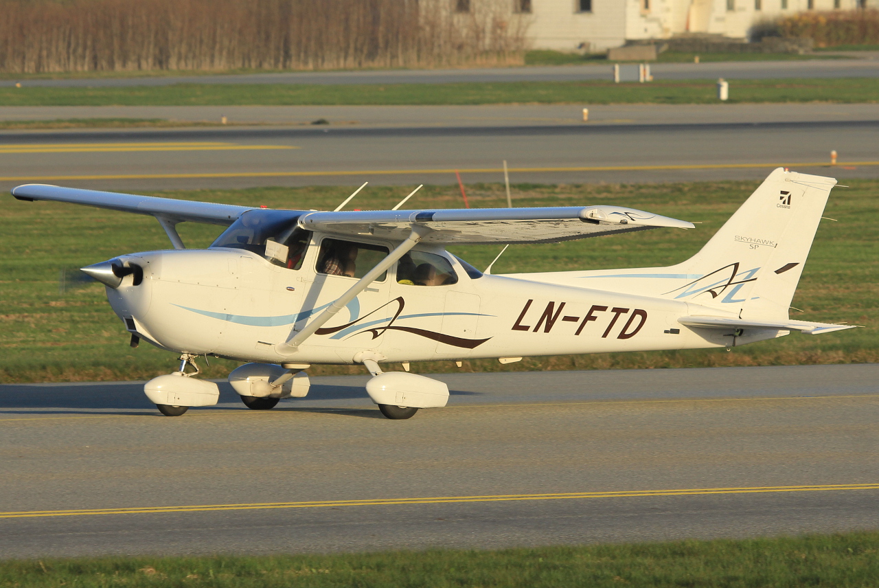 LN-FTD (172S10794) Cessna 172S Skyhawk