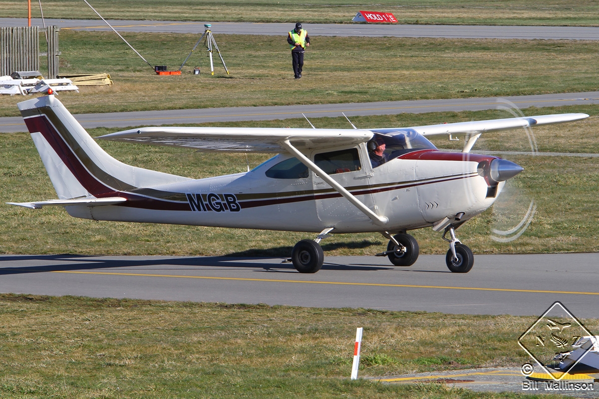 ZK-MGB (18256545) Cessna 182H Skylane