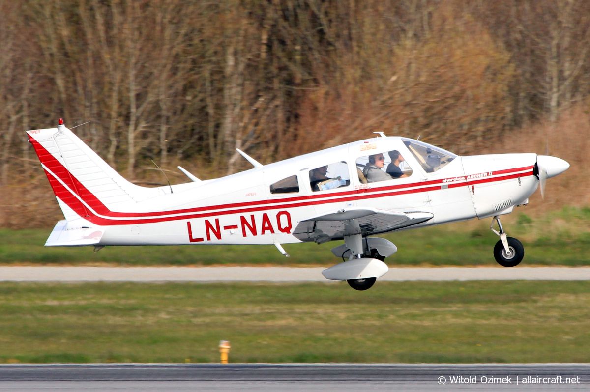 LN-NAQ (28-7790302) Piper PA-28-181 Archer II