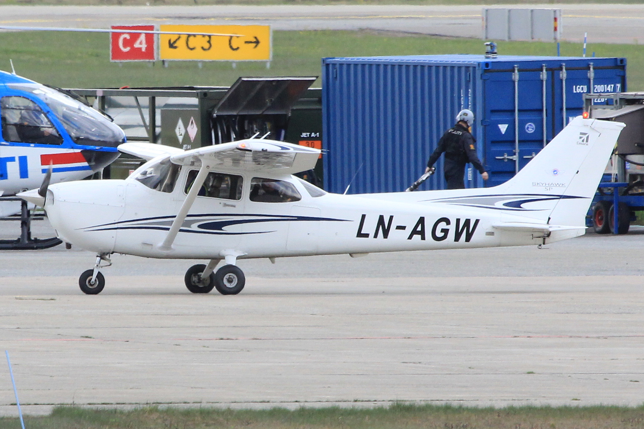 LN-AGW · Cessna 172S · (OSL / ENGM)