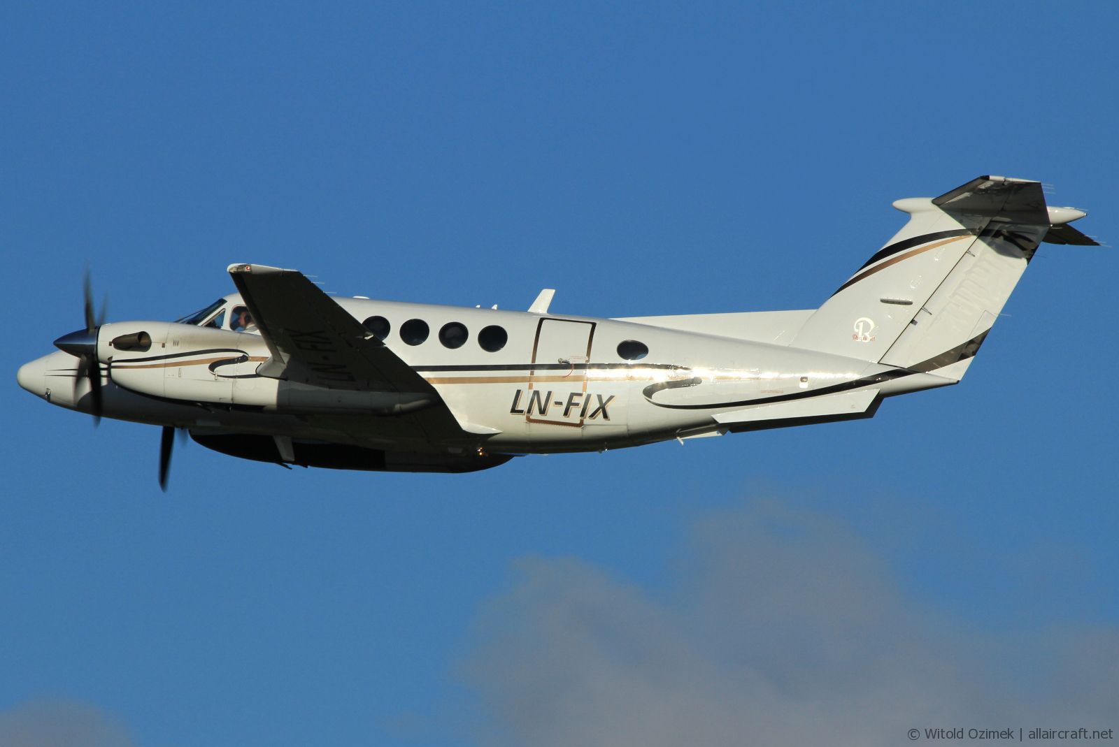 LN-FIX (BB-1898) 2005 Raytheon B200 King Air