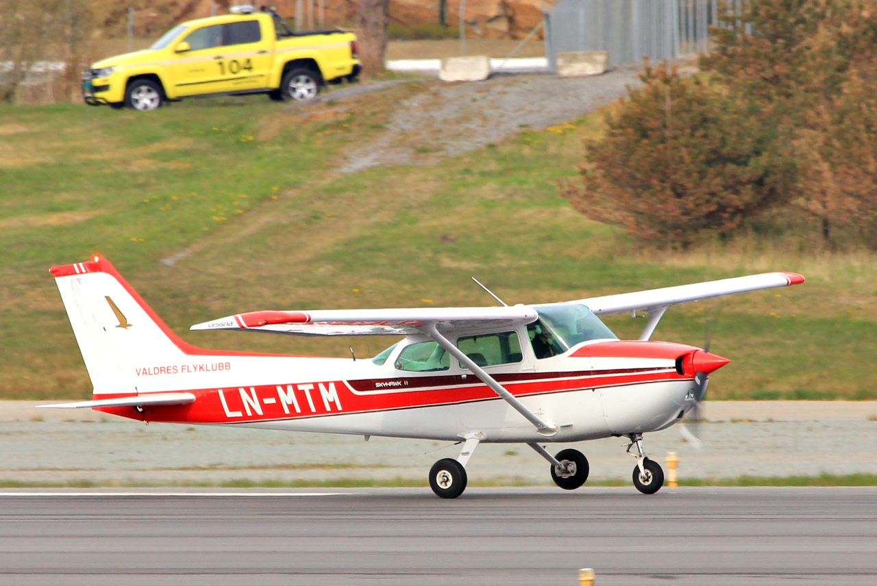 LN-MTM (172-74333) Cessna 172P Skyhawk II