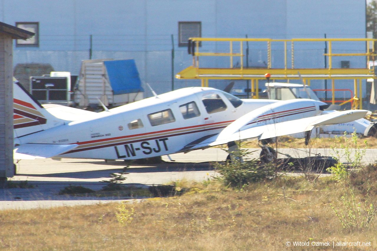 LN-SJT (34-8133018) Piper PA-34-220T Seneca III